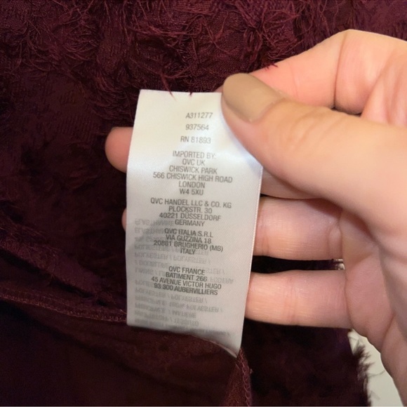 Dennis Basso NWT Diagonal Clipped Jacquard Topper with Brooch Large - Picture 4 of 5